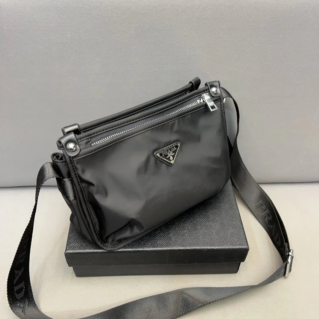New fashion men's versatile crossbody bag 1024011011