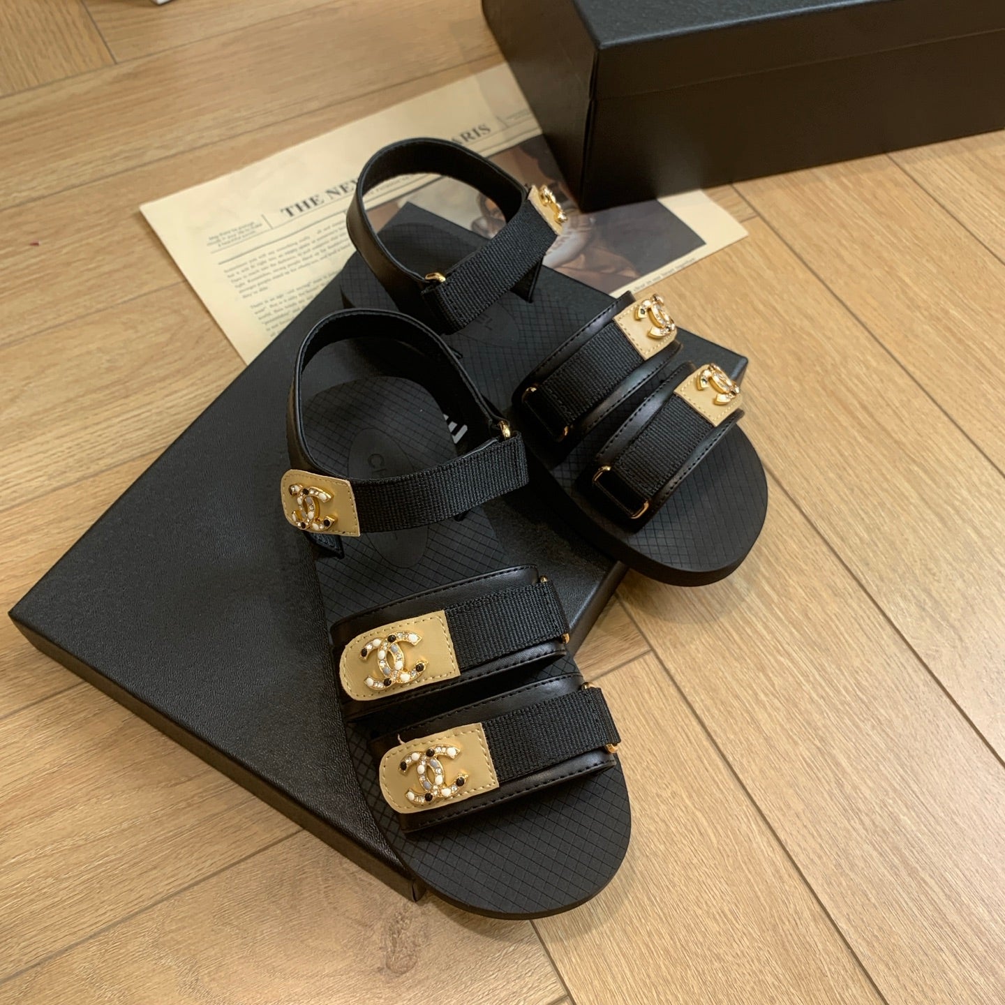 New C Logo Summer SandalsXC052025050601
