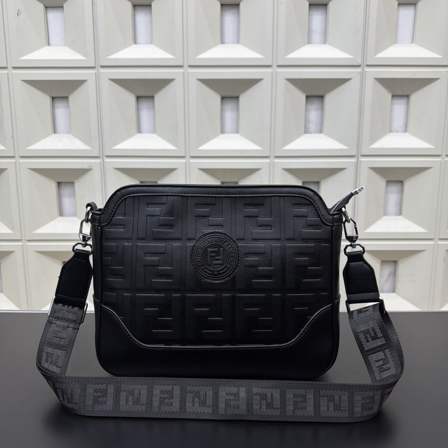 New Fashion  Leather Men's BagsXC052025120902