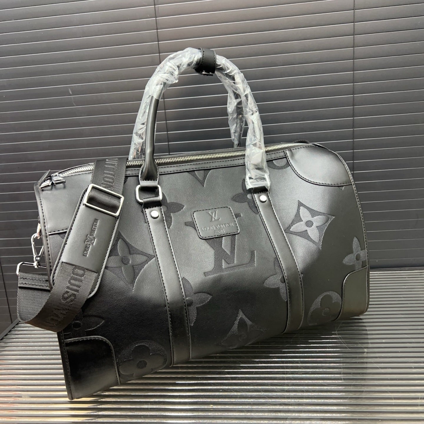 new Black Leather V Logo 45cm fashion bagsXC052025102001