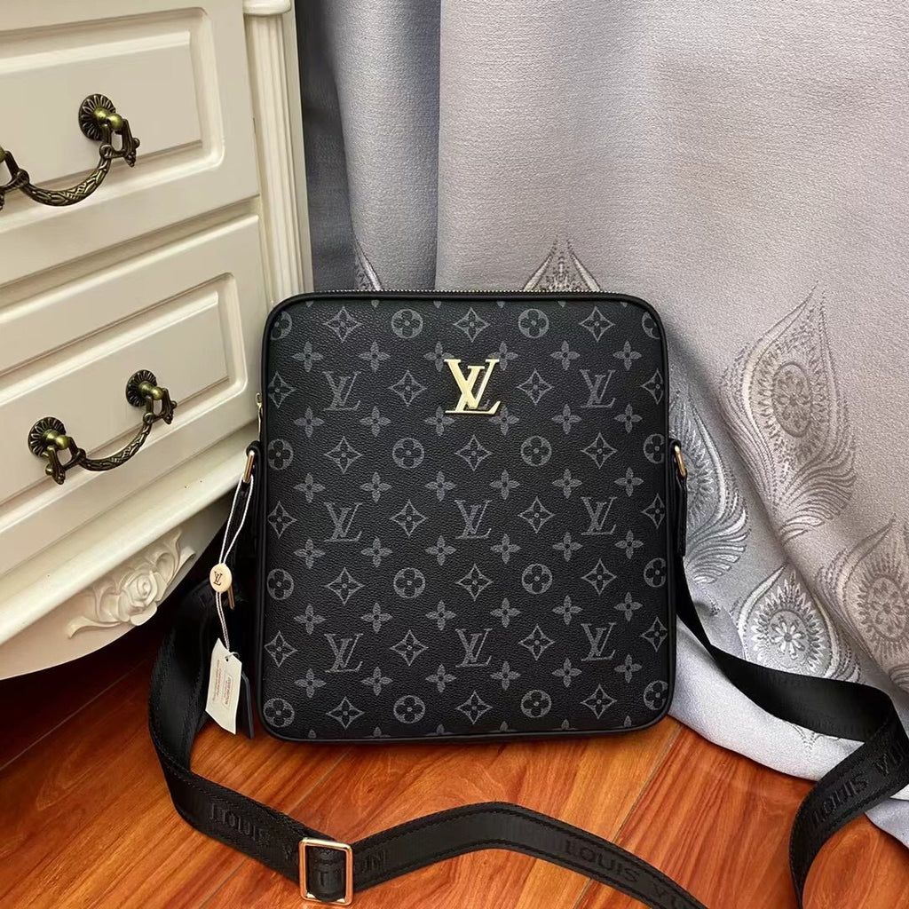 New Black Leather V Logo 26cm Men's BagsXC052025102201
