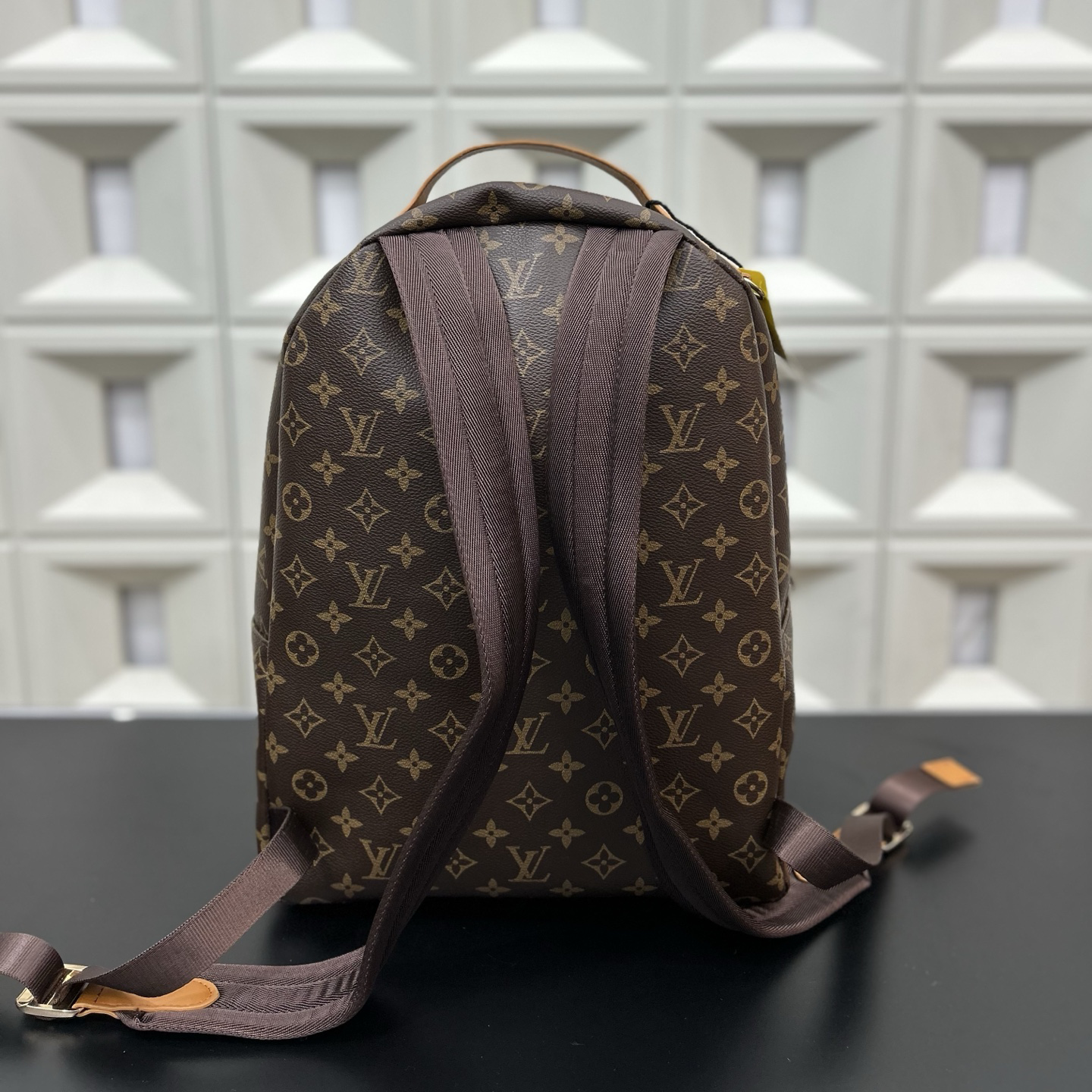 New Fashion V Logo Handmade bagsXC052025111710