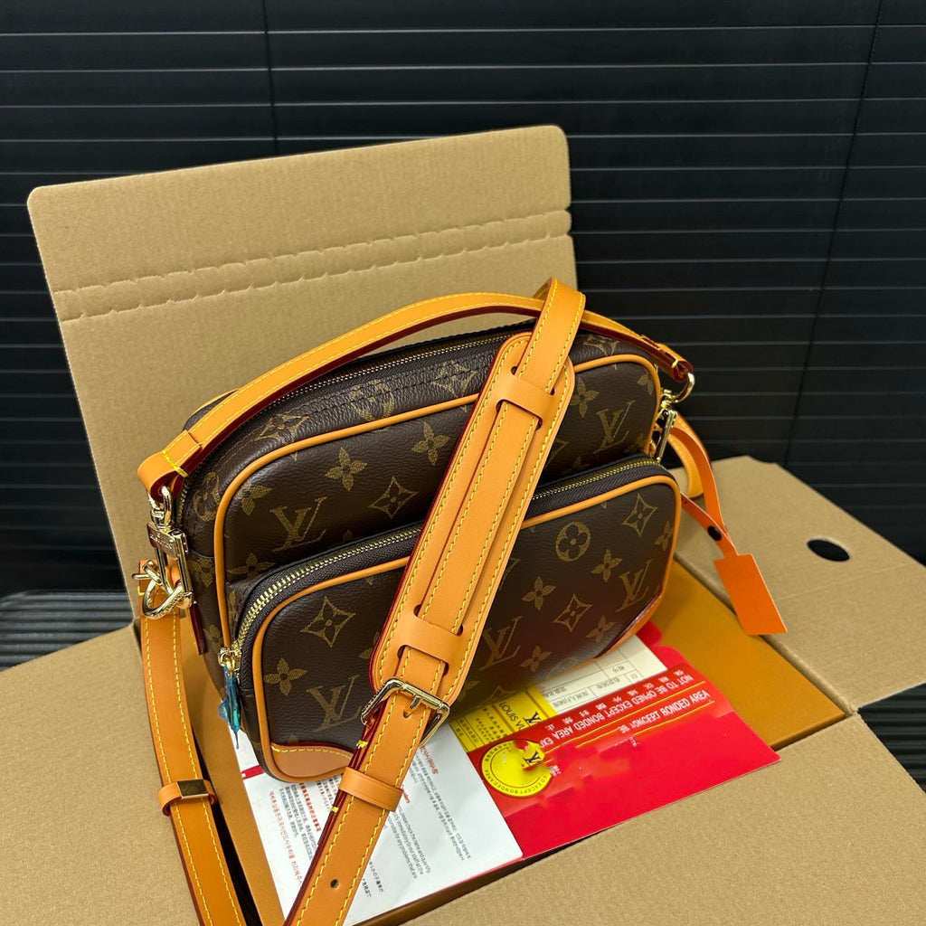New Handmade Leather V Logo Bags XC052025072519