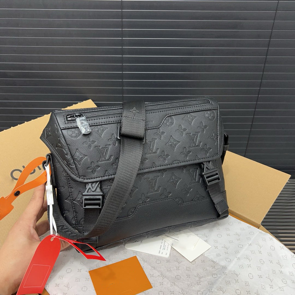 New Handmade Fashion V Logo Men's BagsPD052025012002