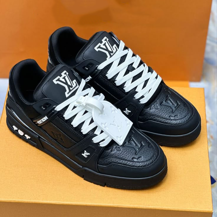 New black V Logo Leather Men's SneakersPD052025040218
