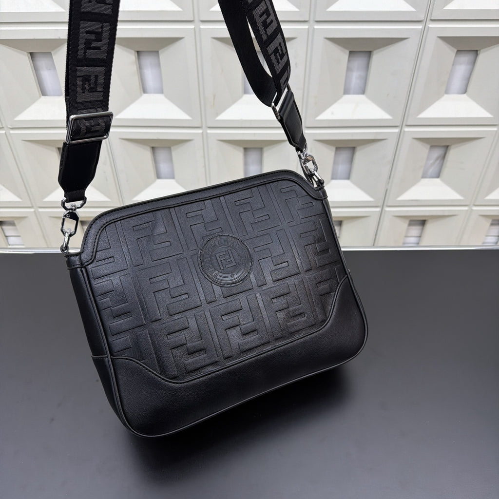 New Fashion  Leather Men's BagsXC052025120902