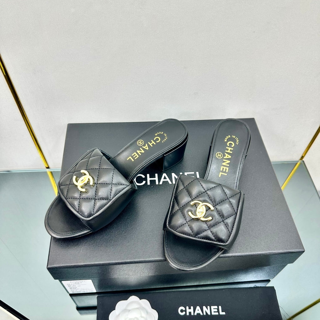 New C Logo Leather Women's ShoesXC052025041402
