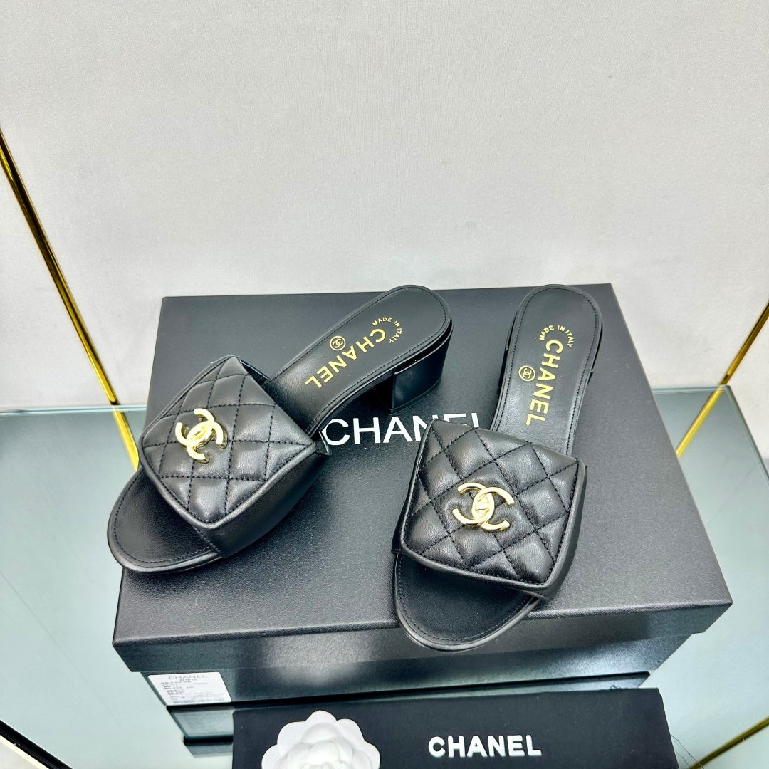 New C Logo Leather Women's ShoesXC052025041402