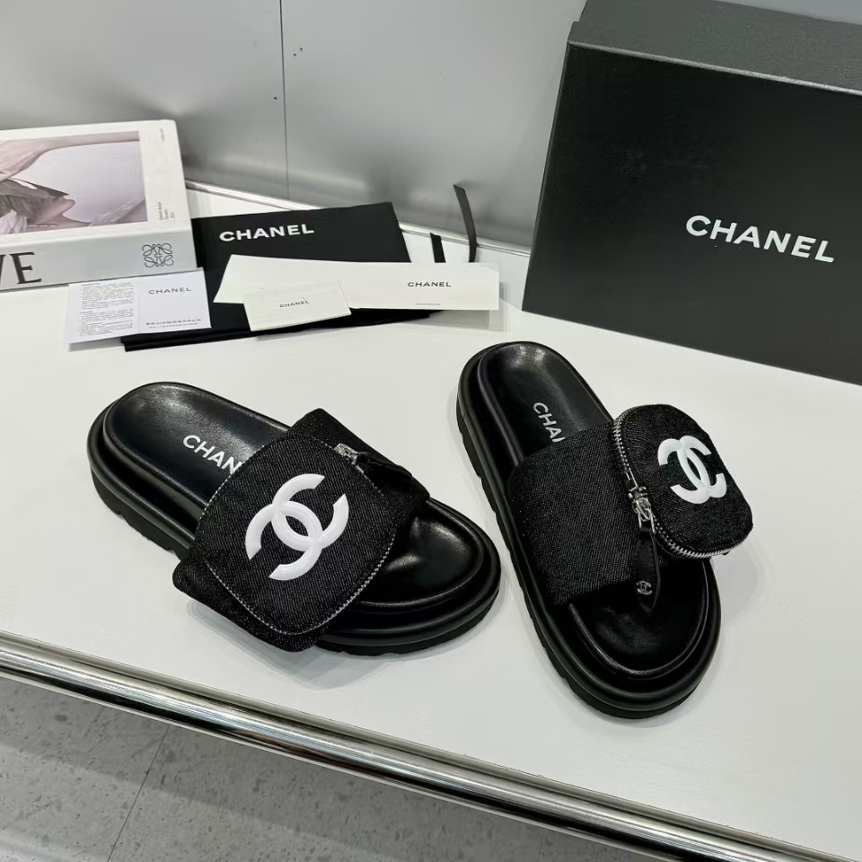 New C Logo Handmade Fashion Women's SlippersXC052025042802