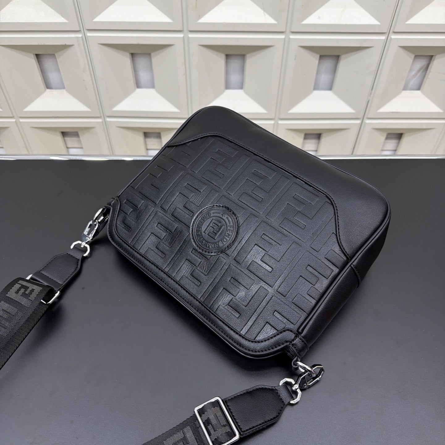 New Fashion  Leather Men's BagsXC052025120902