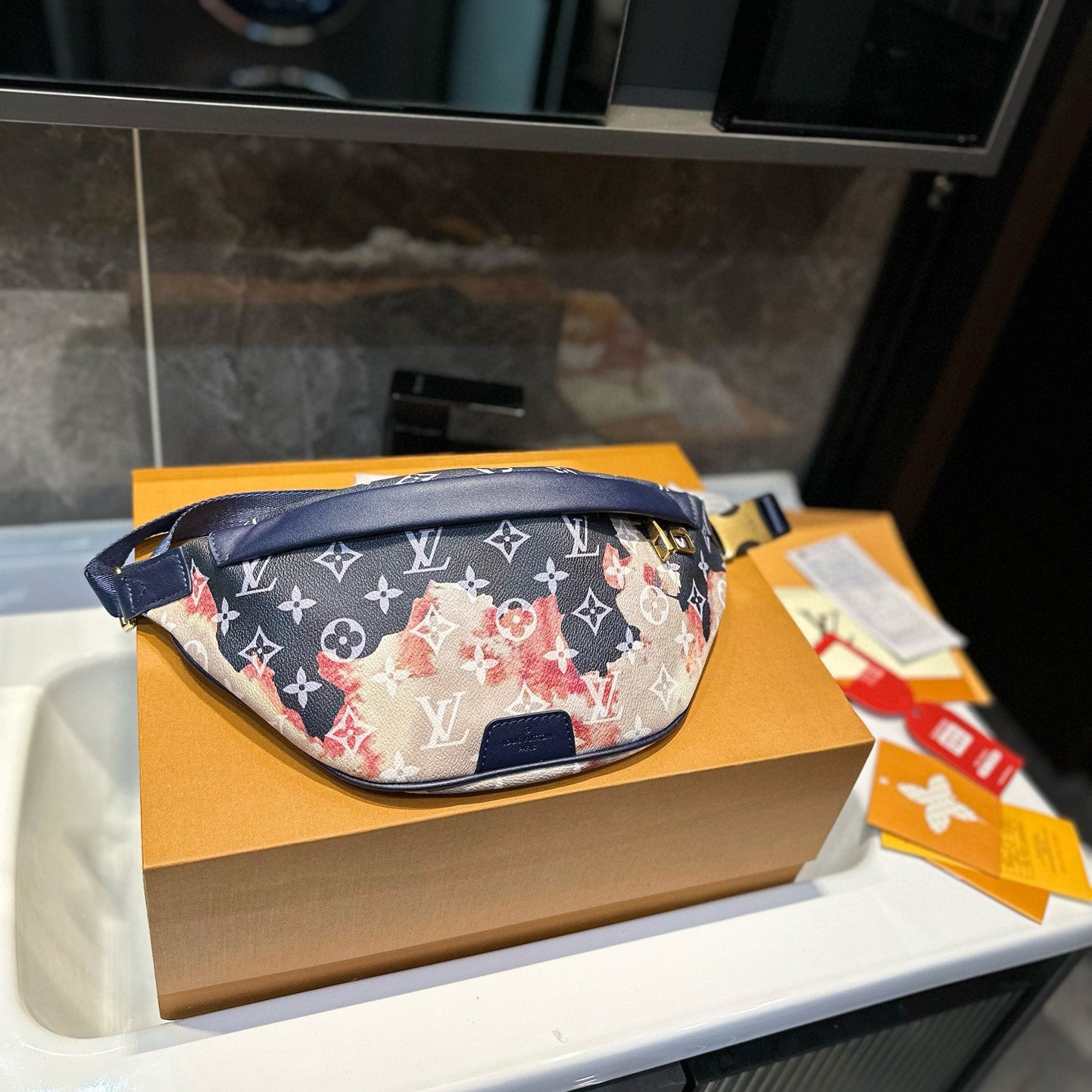 New Fashion V Logo Handmade BagsXC052024053001
