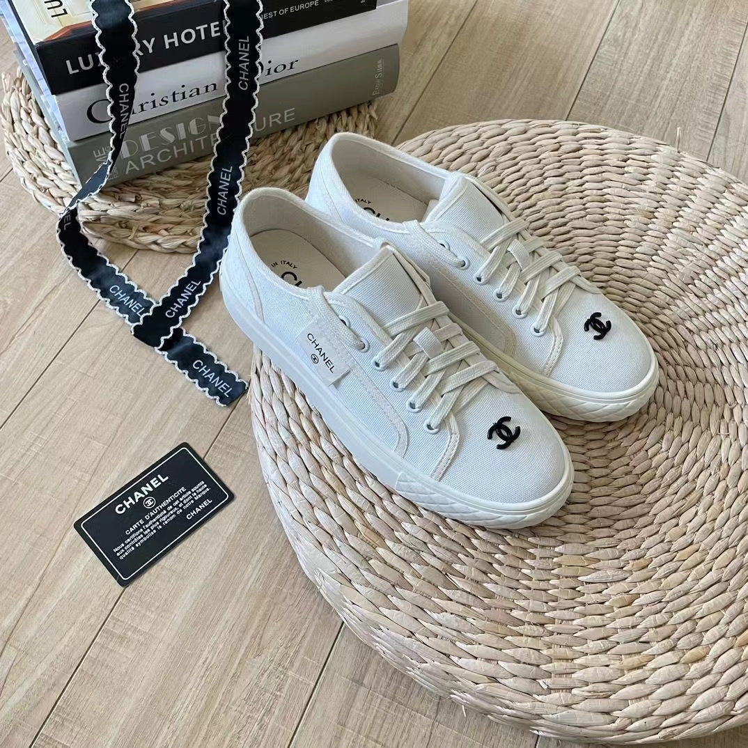 New White and Black C Logo Women's fashion shoesPD052024040302