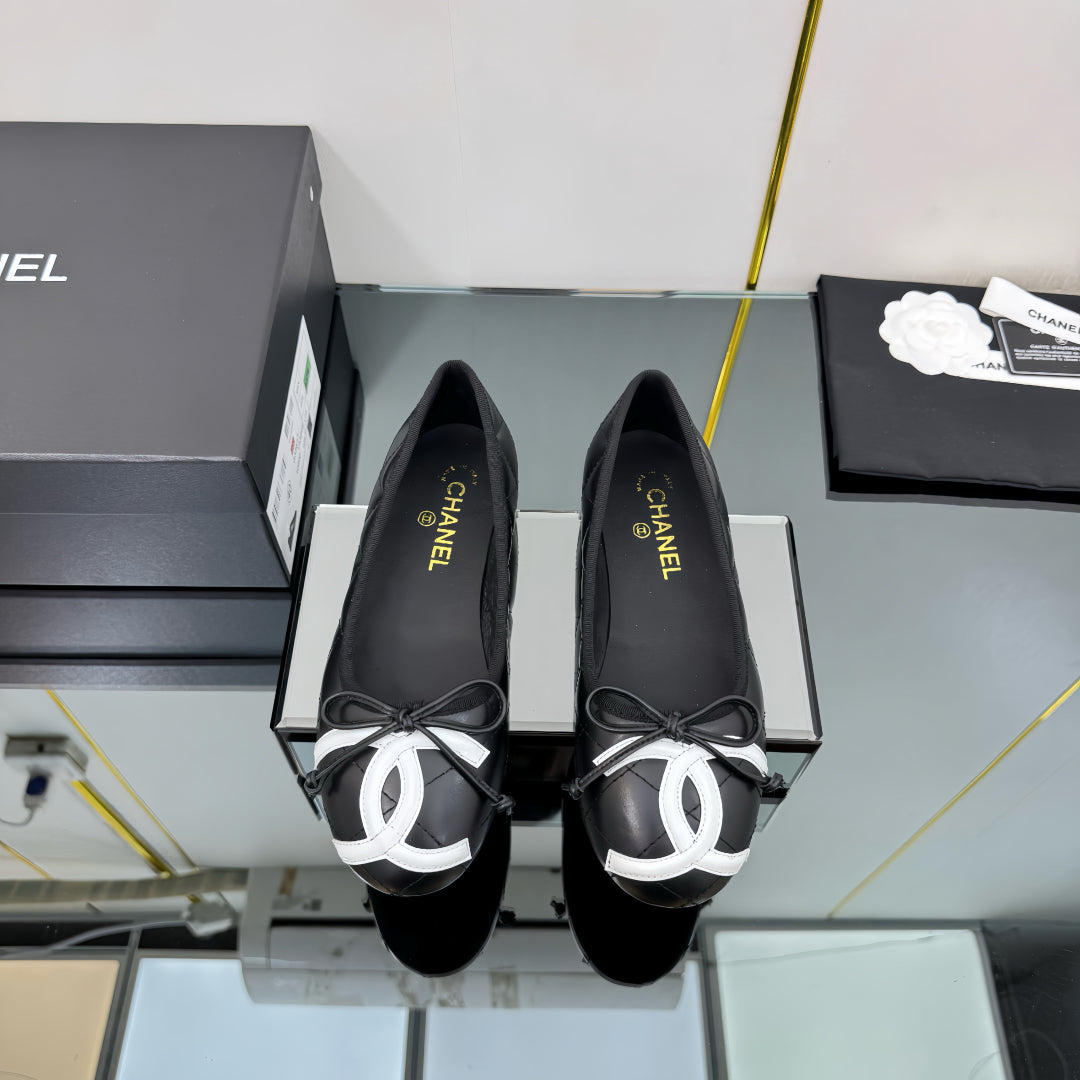 New C Logo Leather Women's ShoesXC052025041401