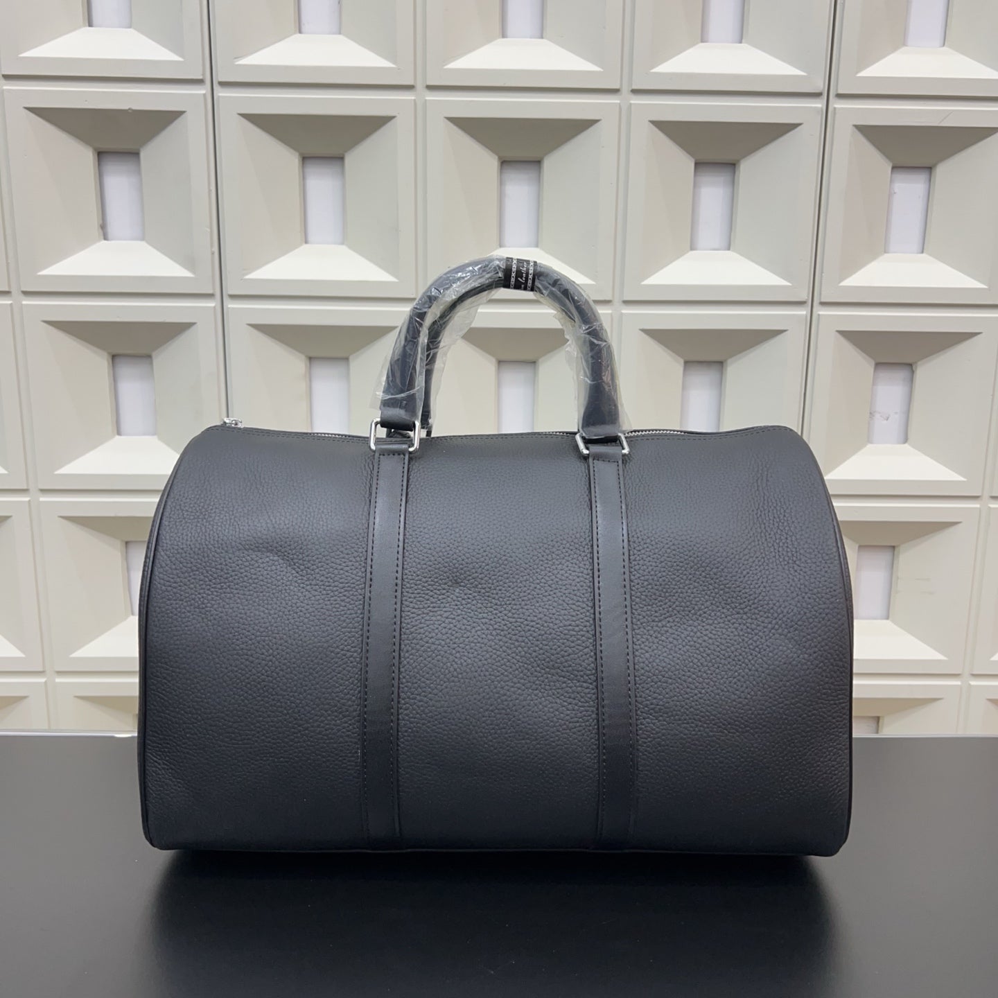 new handmade leather V Logo 46cm bagsXC052025102303