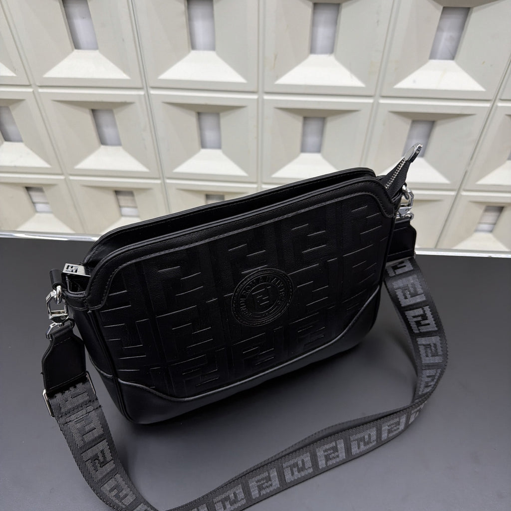 New Fashion  Leather Men's BagsXC052025120902
