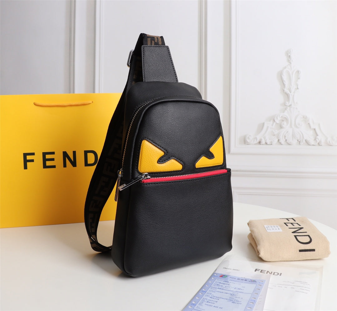 New V Logo Leather handmade Men's BagsXC052024081302