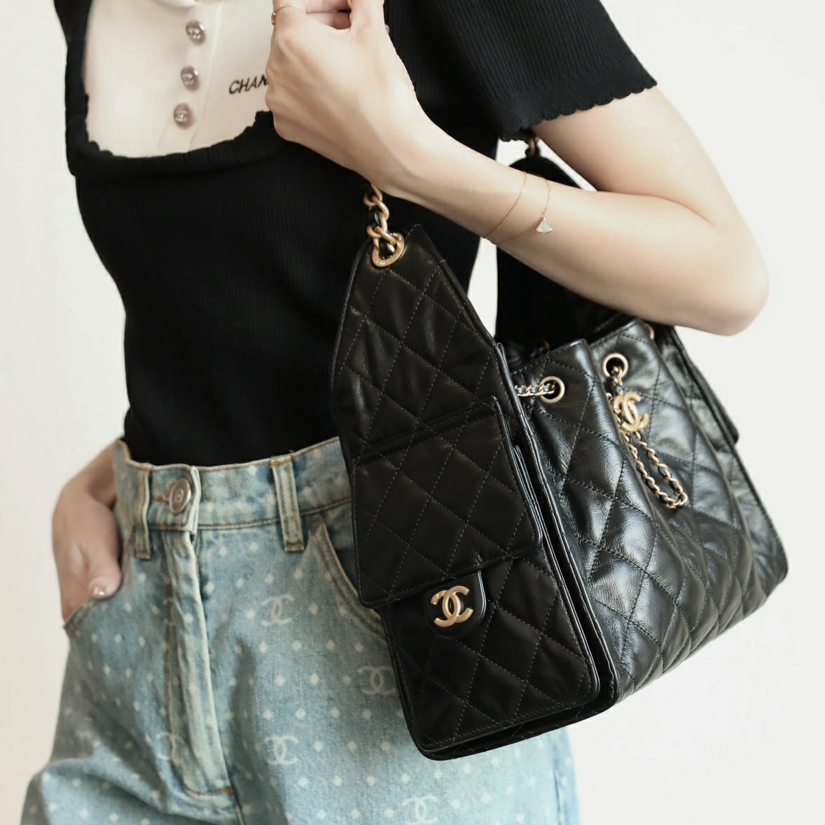 New Black Leather C Logo Women's BagsXC052025050807