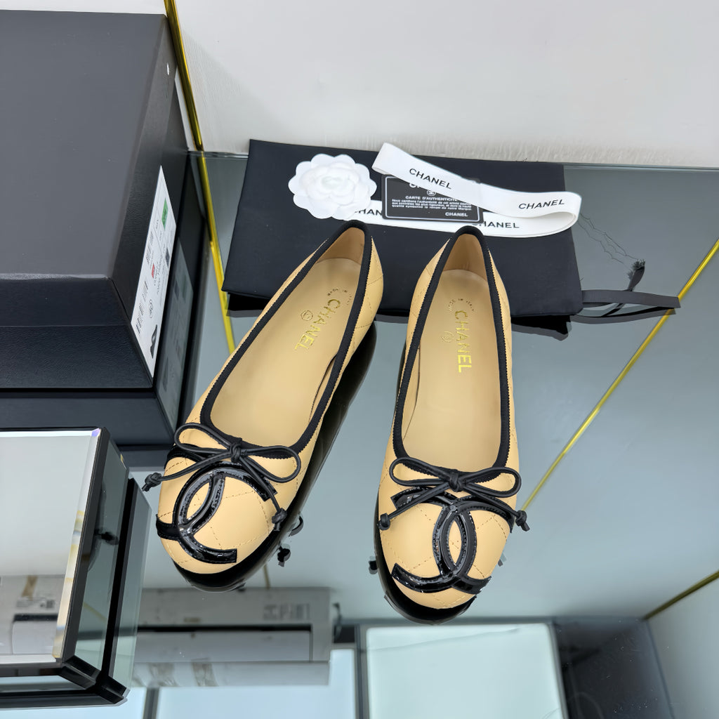 New C Logo Leather Women's ShoesXC052025041401
