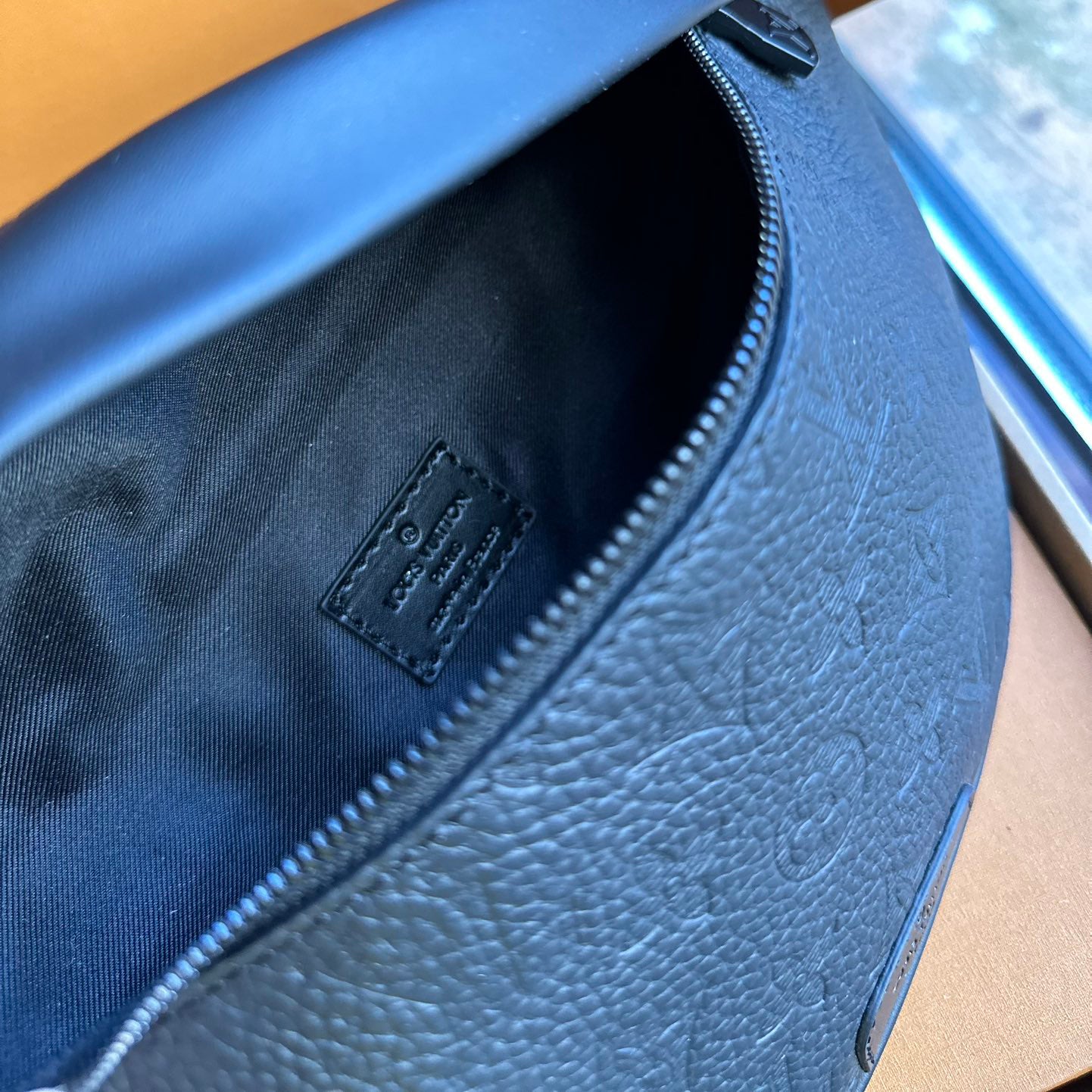 New Black Leather V Logo fashion BagsXC052023112202