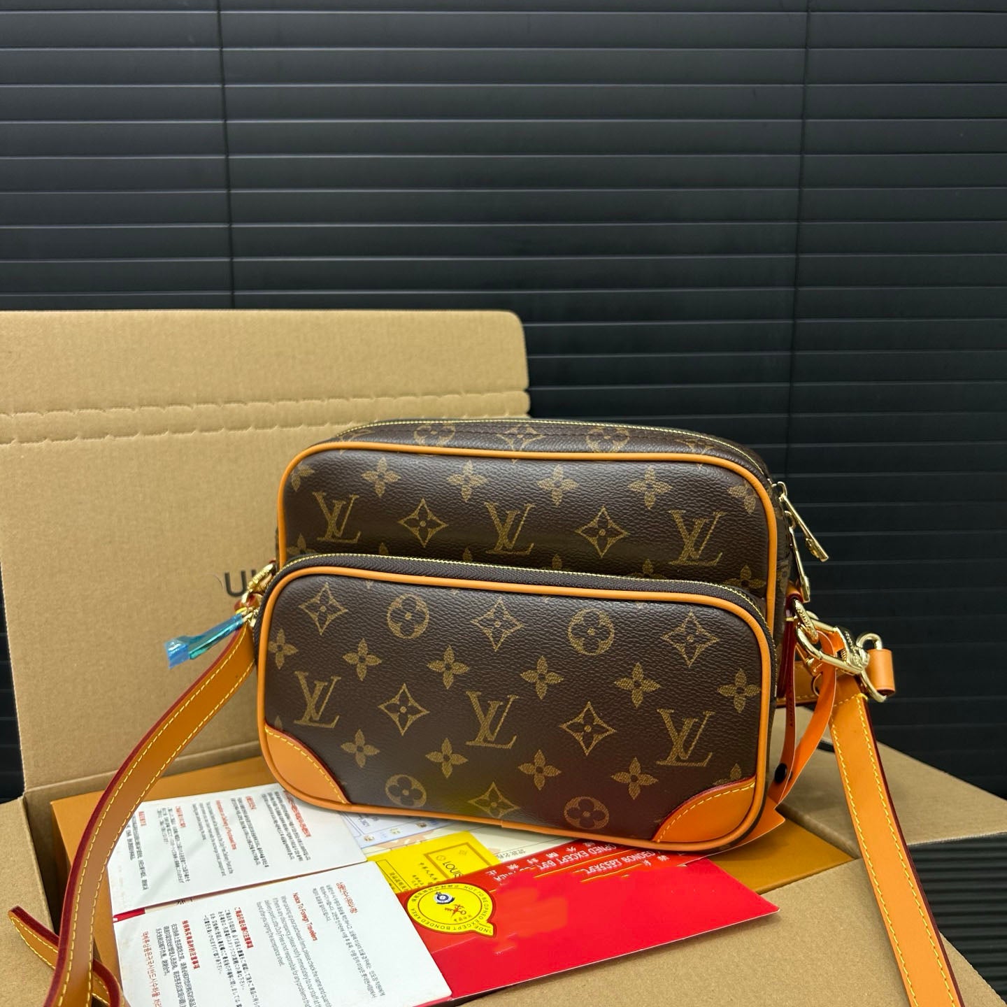 New Handmade Leather V Logo Bags XC052025072519