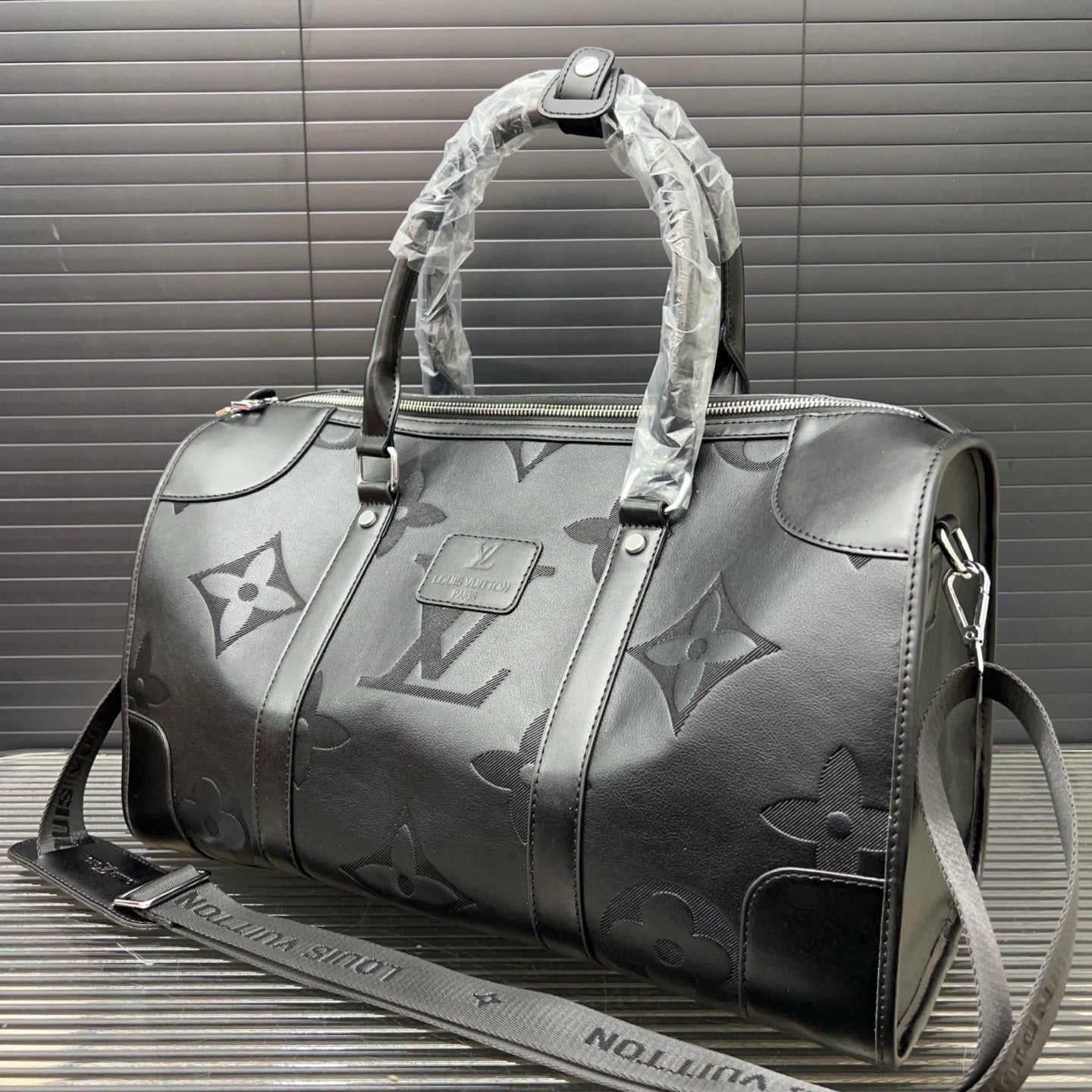 new Black Leather V Logo 45cm fashion bagsXC052025102001