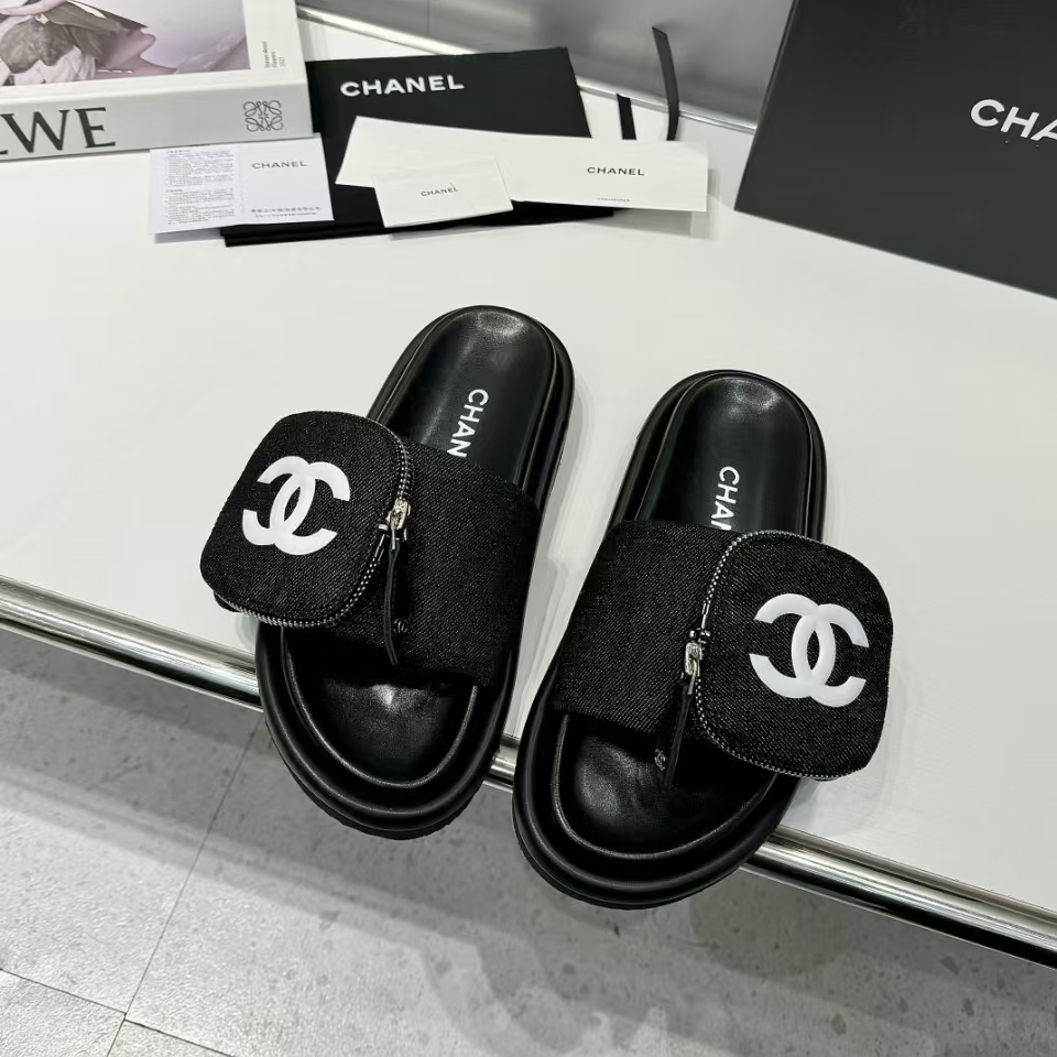 New C Logo Handmade Fashion Women's SlippersXC052025042802