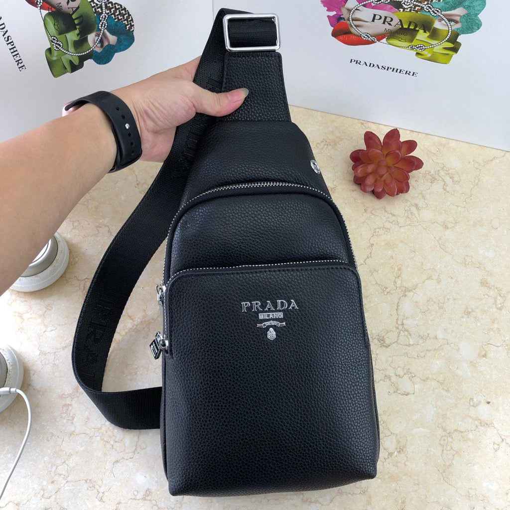 New Fashion Versatile Cowhide Chest Bag 1023121519