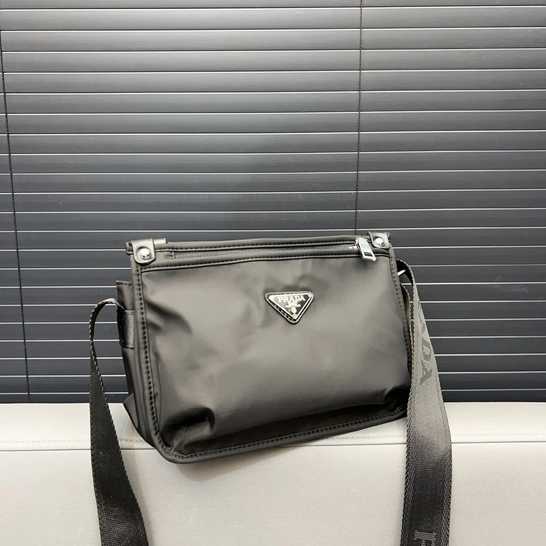 New fashion men's versatile crossbody bag 1024011011