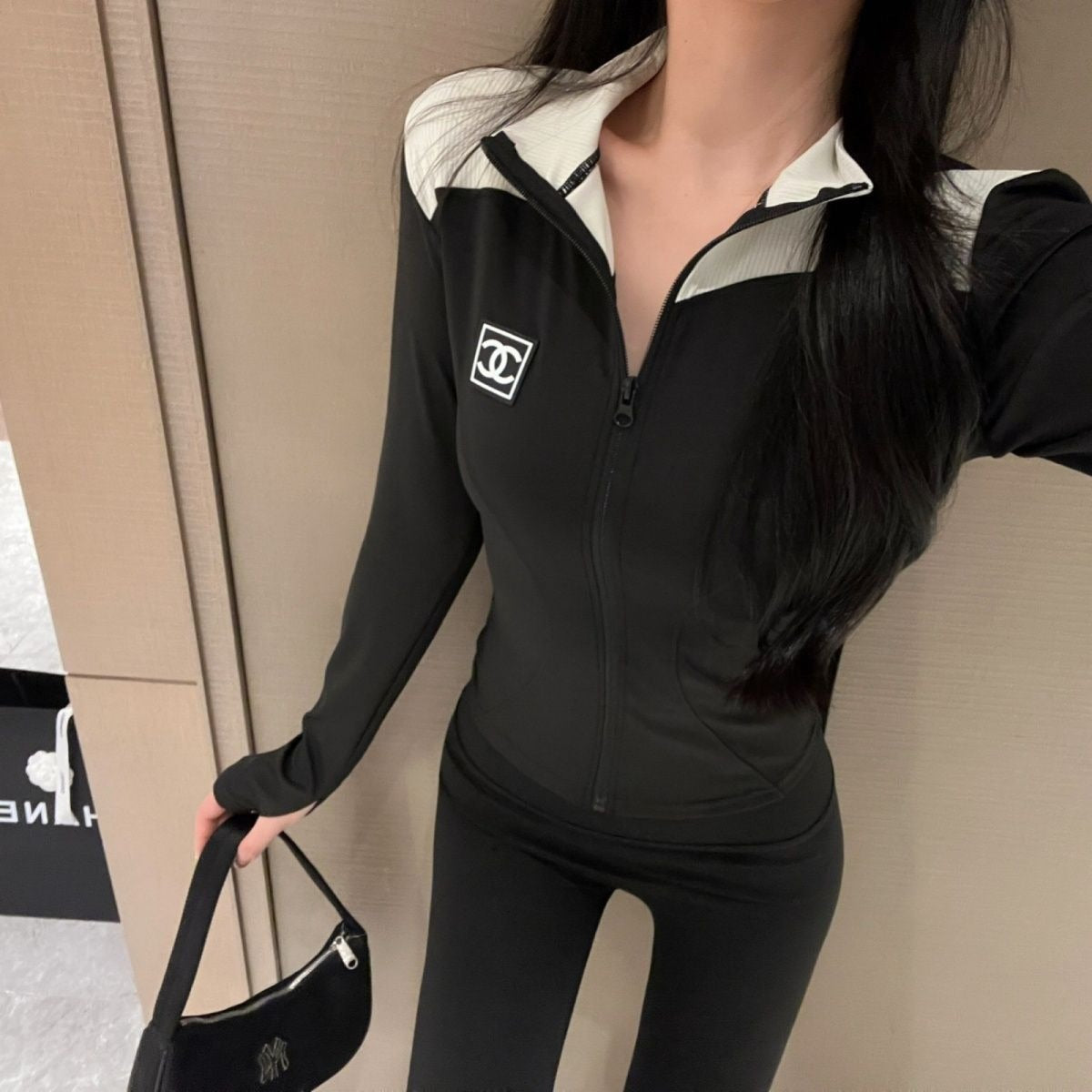 New Fashion White and Black C Logo Women's ClothesPD052024121907