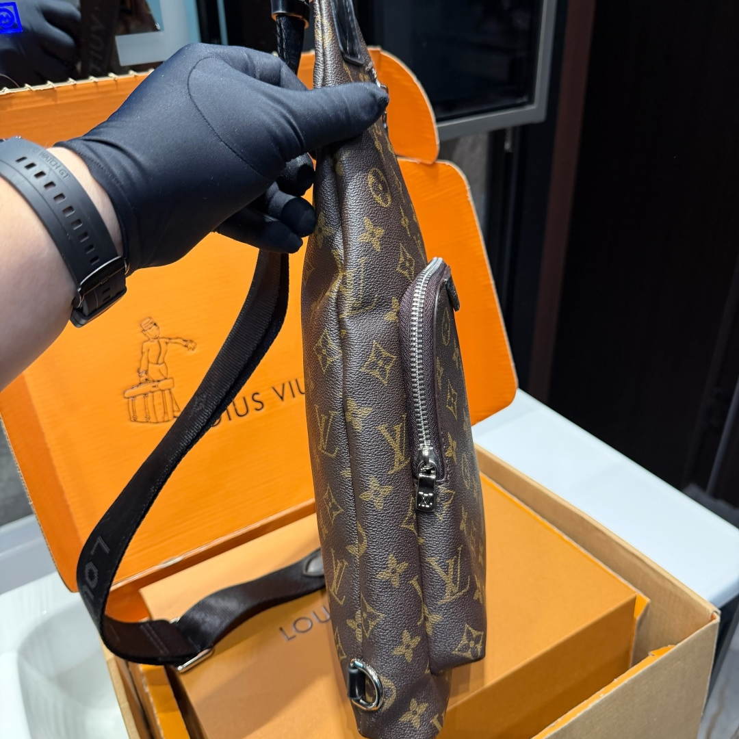 New Fashion  Leather Men's BagsXC052025121104