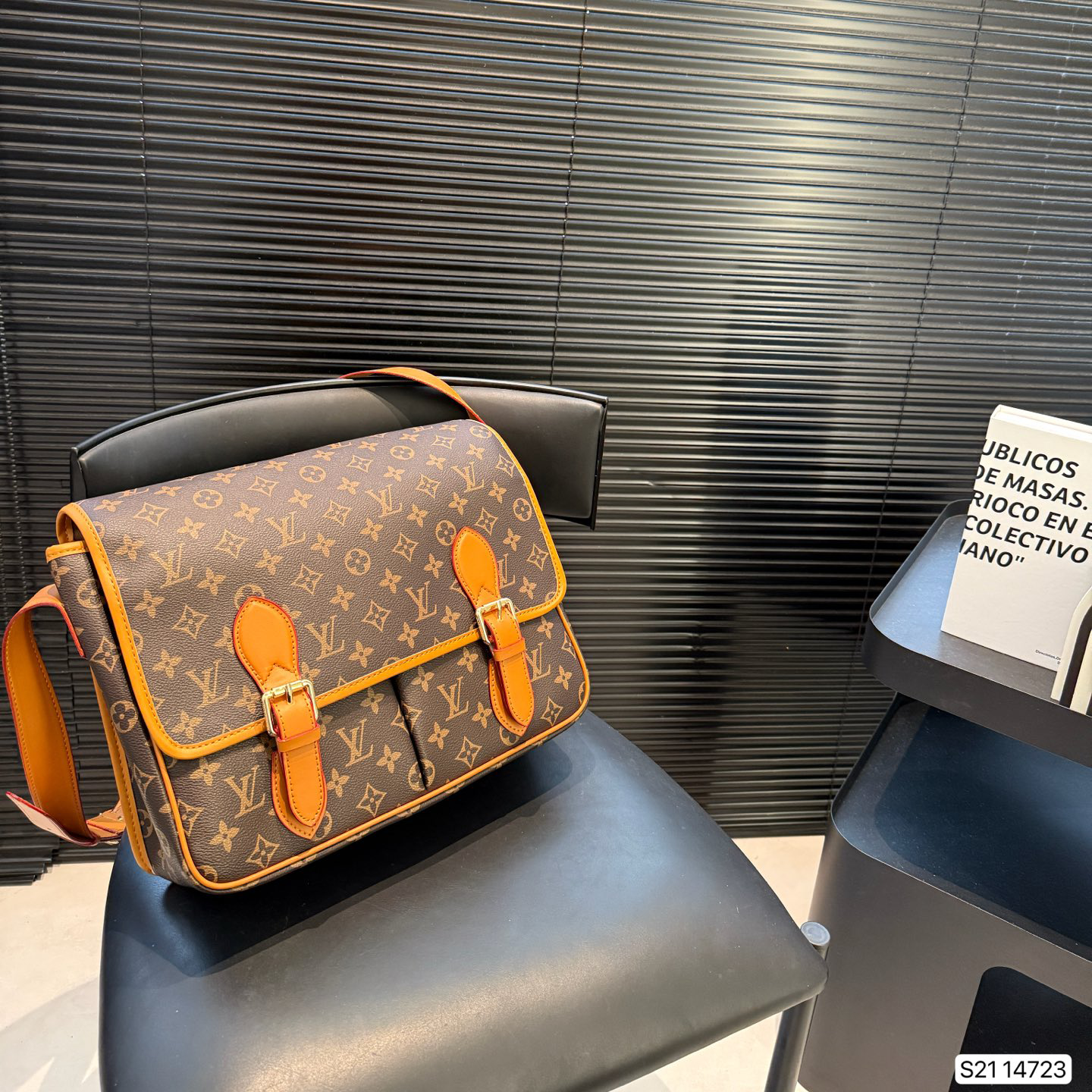 New Handmade Leather V Logo BagsXC052025082001