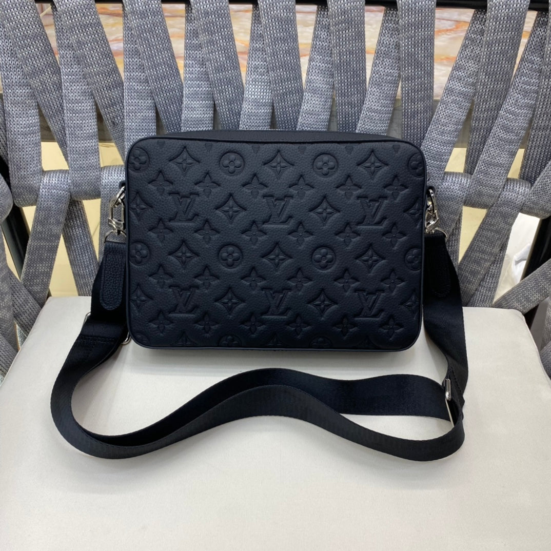 New Handmade Real leather V Logo fashion bagsXC052024122703