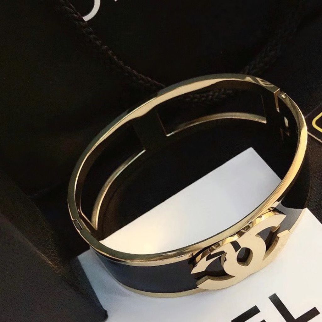 Small Fragrant Style Explosions Black Fashion Luxury Bracelet Tide Star SocialitePD052023122104