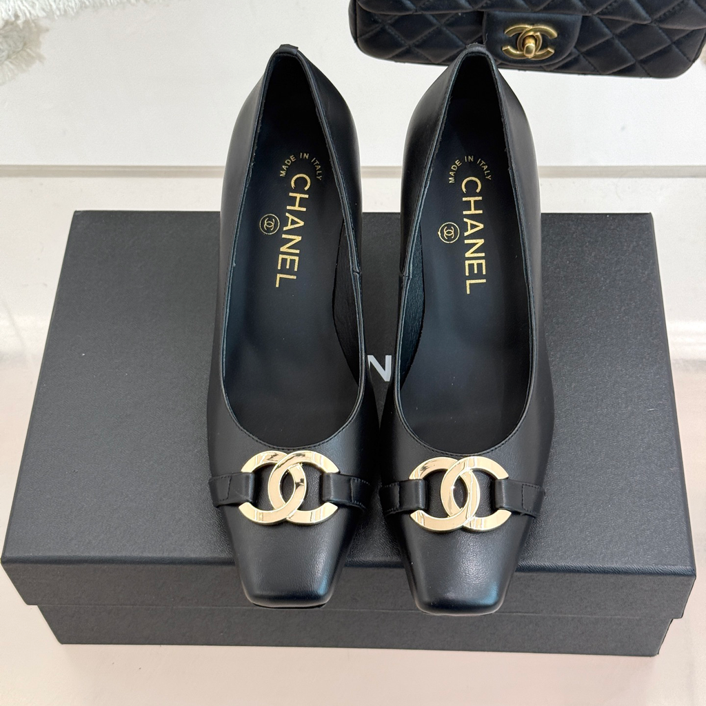 New Black and White Leather Women's HeelsXC052026052206