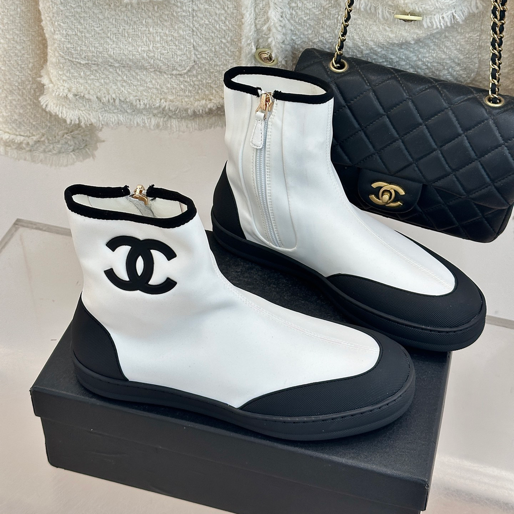 New White and Black women's shoesXC052026051102