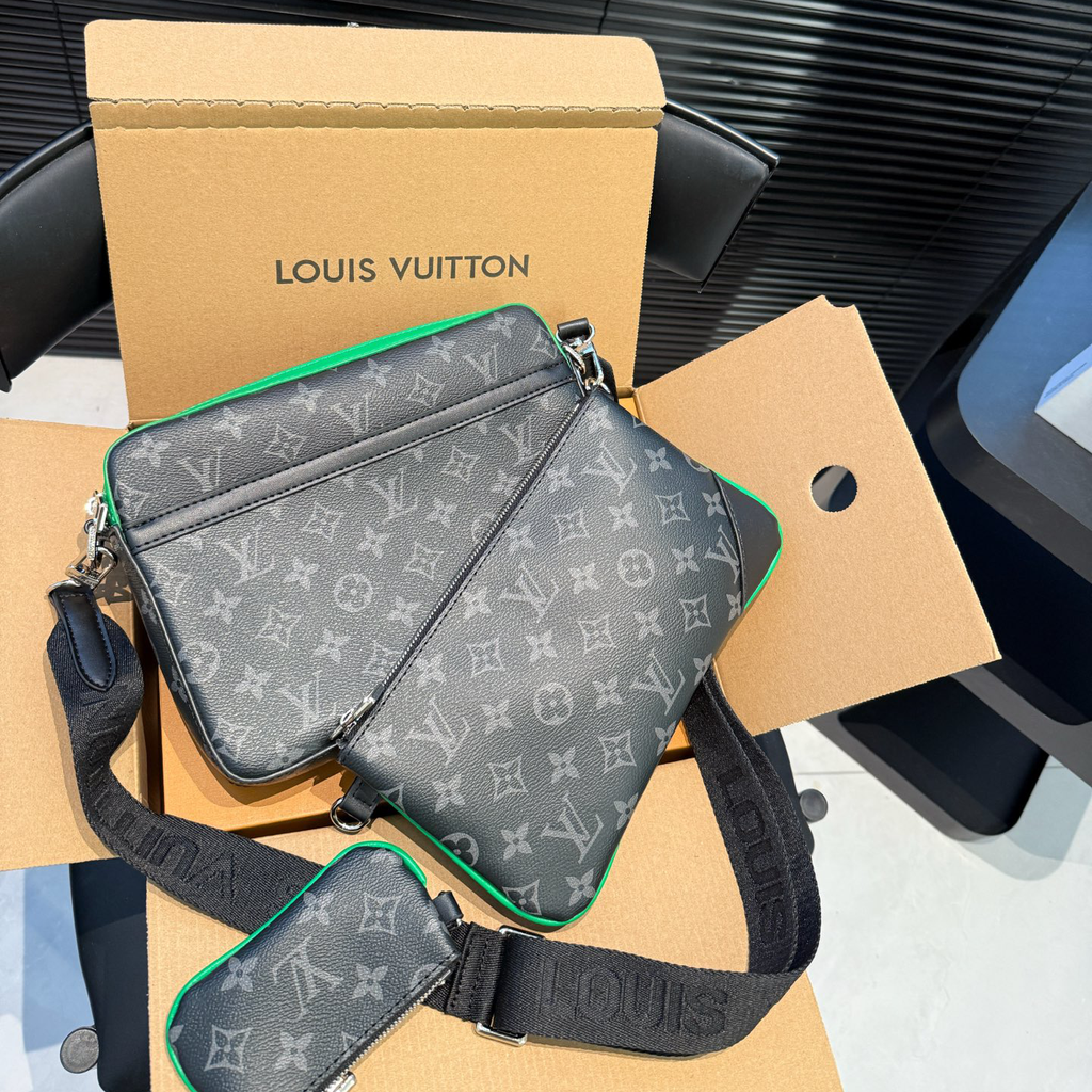 New Handmade Leather V Logo BagsXC052025072516