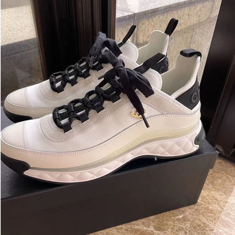 Classic fashionLogo Black and White Women's Sneakers