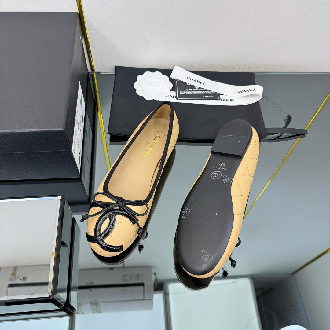 New C Logo Leather Women's ShoesXC052025041401