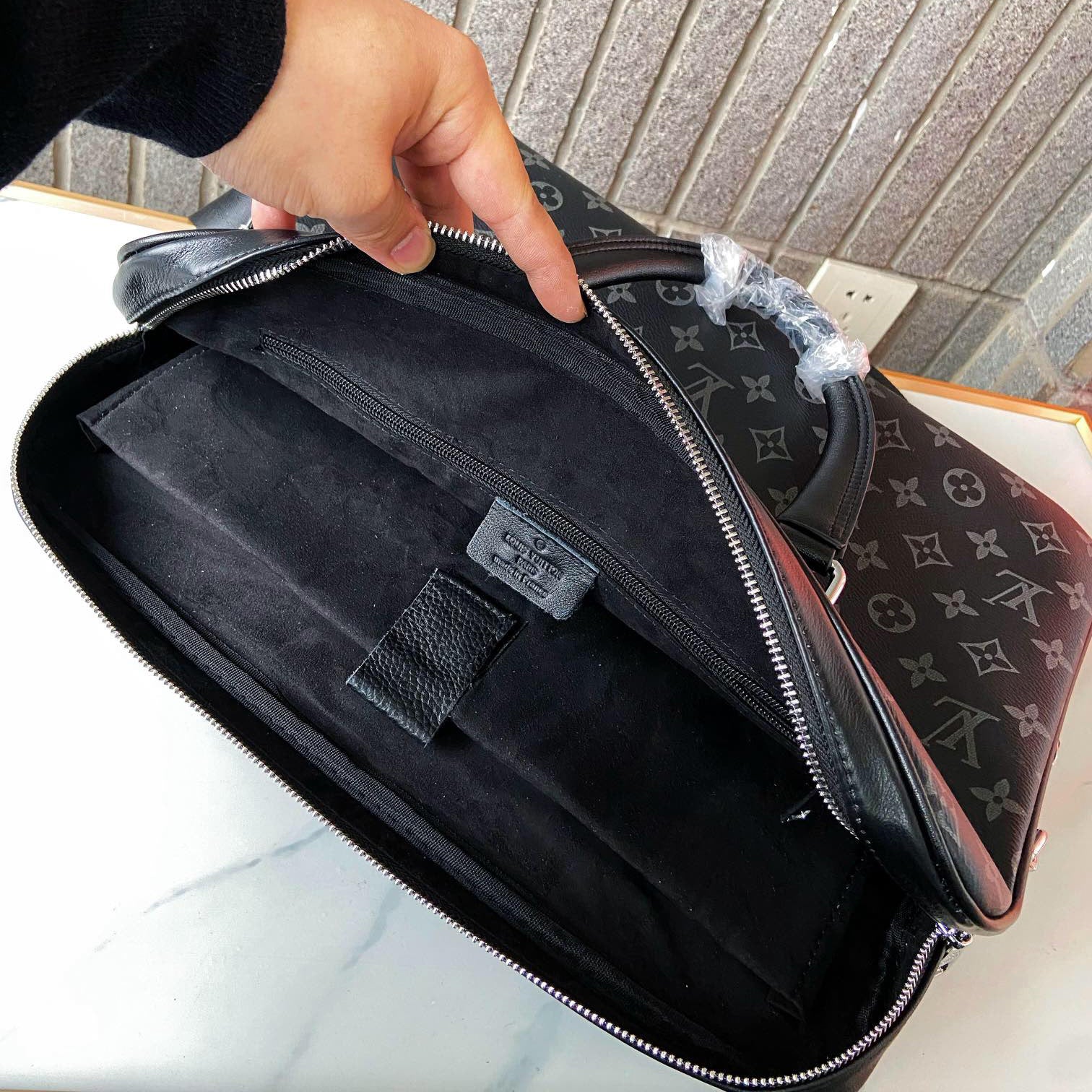 New Fashion v Logo Fashion backpack BagsXC052024080704