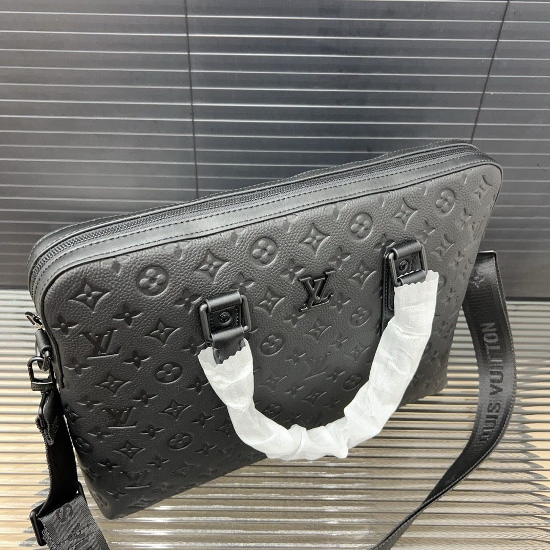 New real Leather V Logo BagsXC052025092207