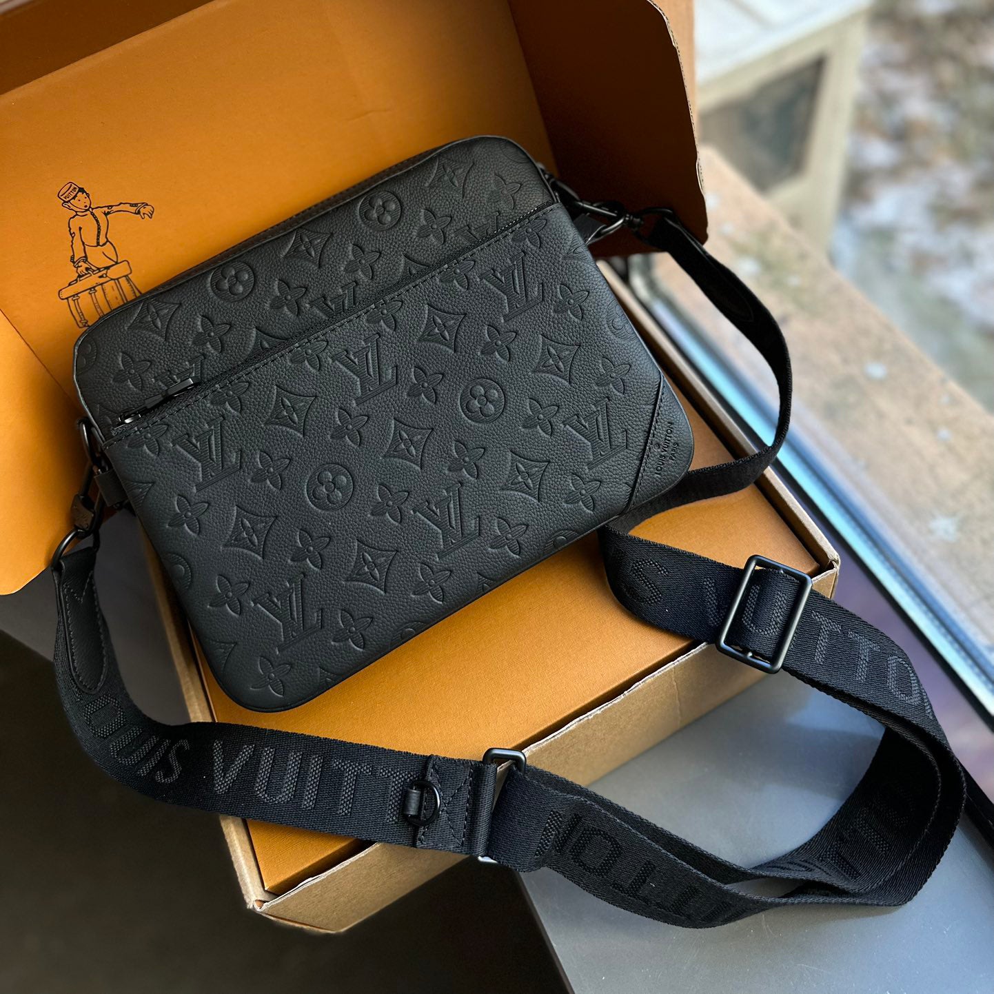 New Black Leather V Logo fashion BagsXC052023112203