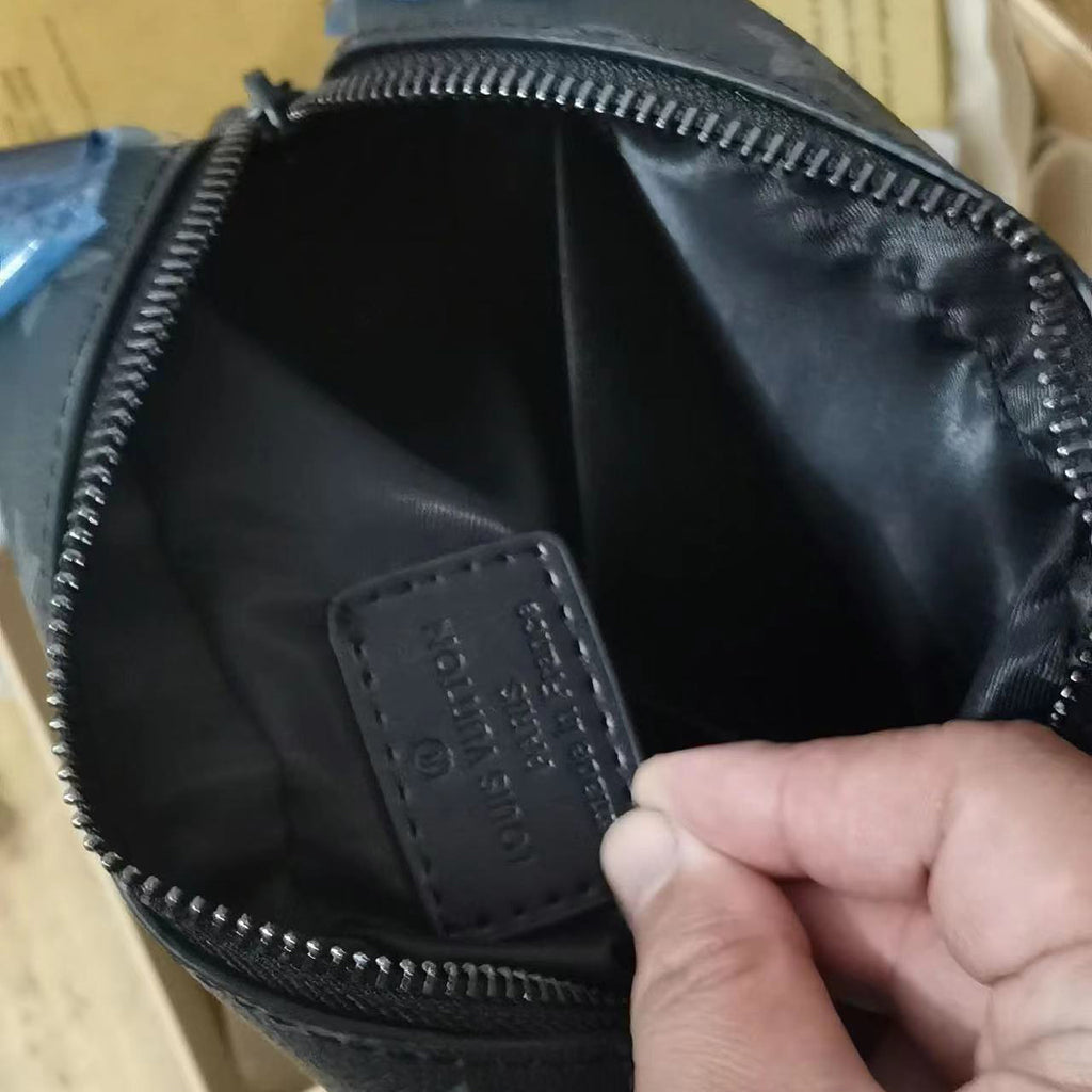 Black A Grade Leather V Logo Bags-WX05202362812