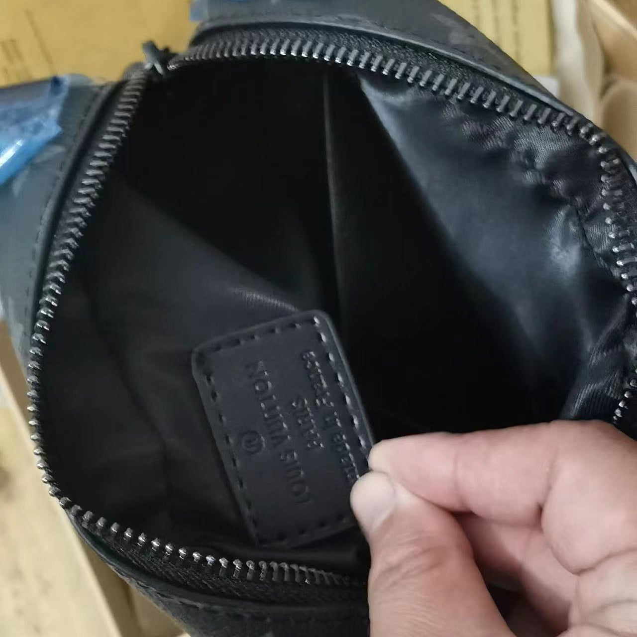 Black A Grade Leather V Logo Bags-WX05202362812