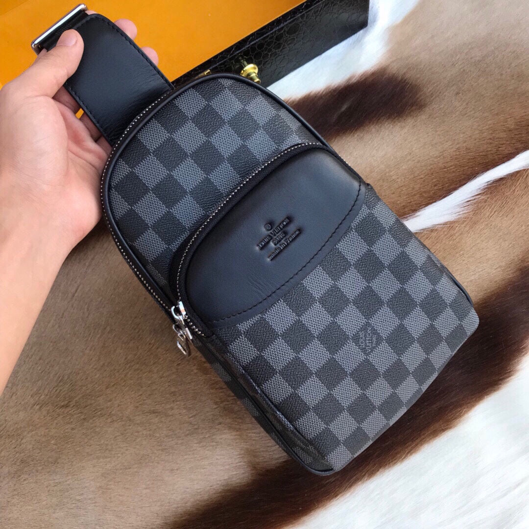 New V Logo Handmade Fashion BagsPD052025022602