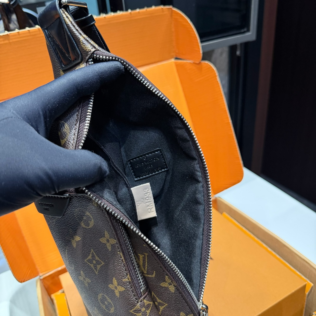 New Fashion  Leather Men's BagsXC052025121104