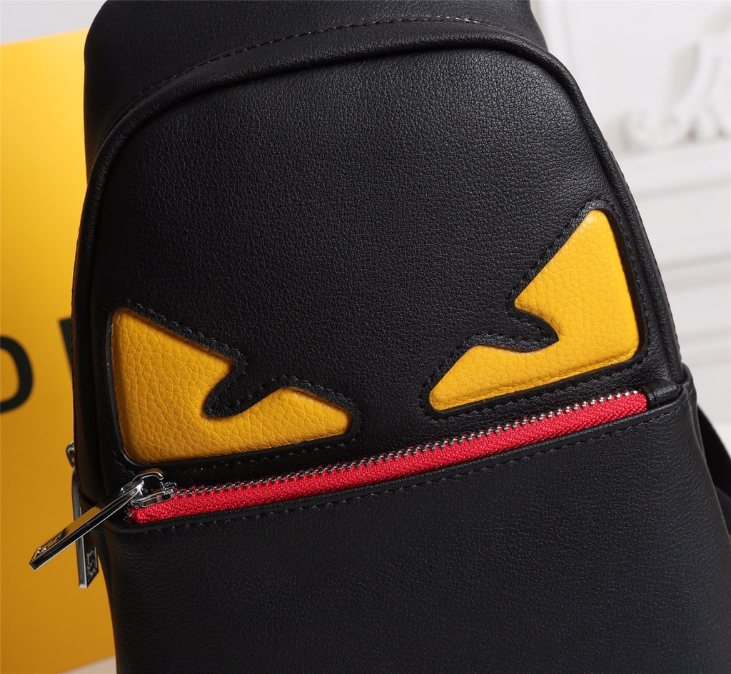 New V Logo Leather handmade Men's BagsXC052024081302