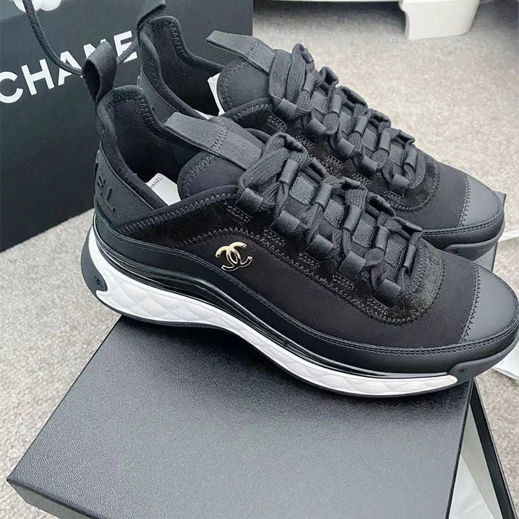 Classic fashionLogo Black and White Women's Sneakers