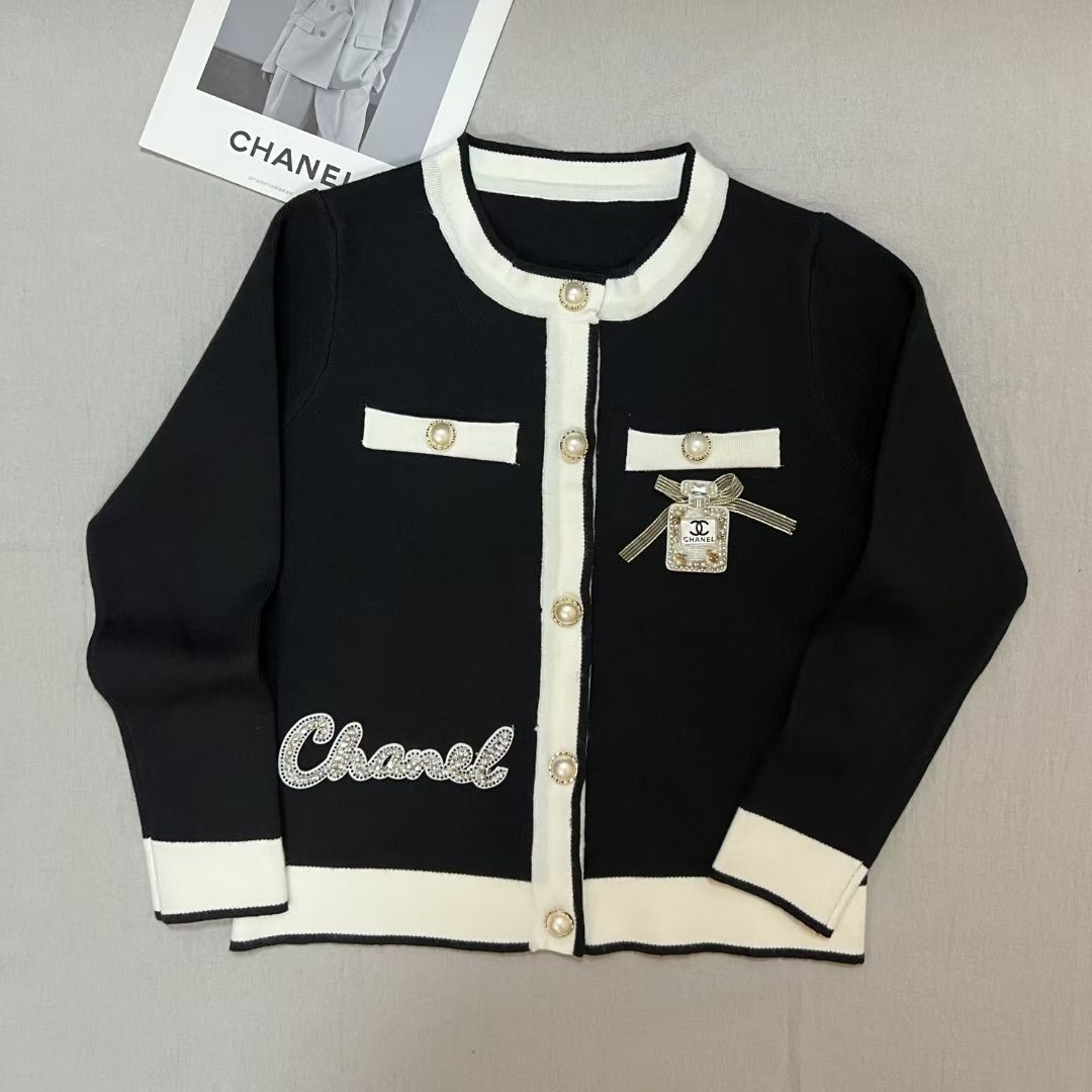 New Black and White C Logo Women's SweatersPD052024091101