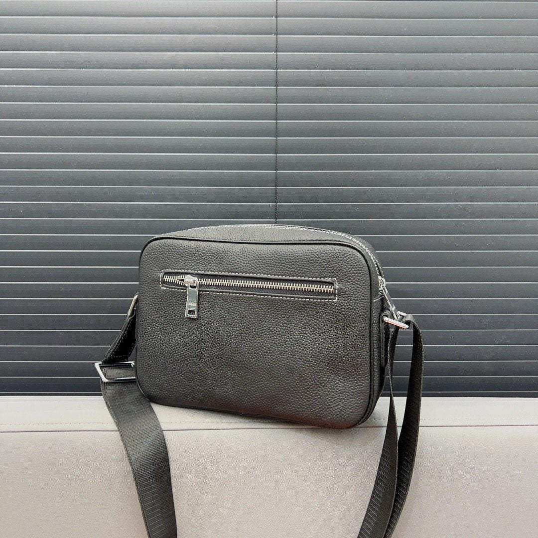 New Fashion Classic Versatile Men's Messenger Bag Crossbody Bag 1024020722