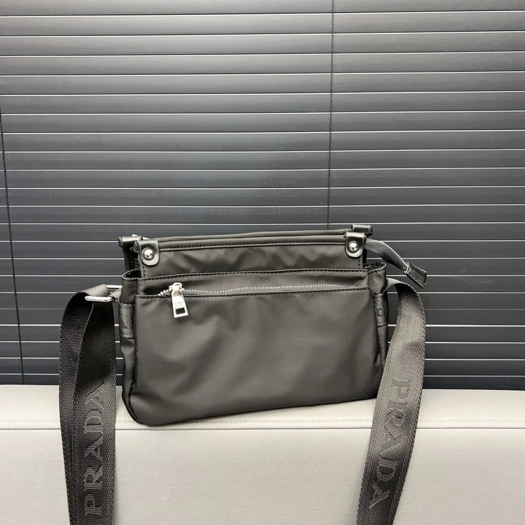 New fashion men's versatile crossbody bag 1024011011
